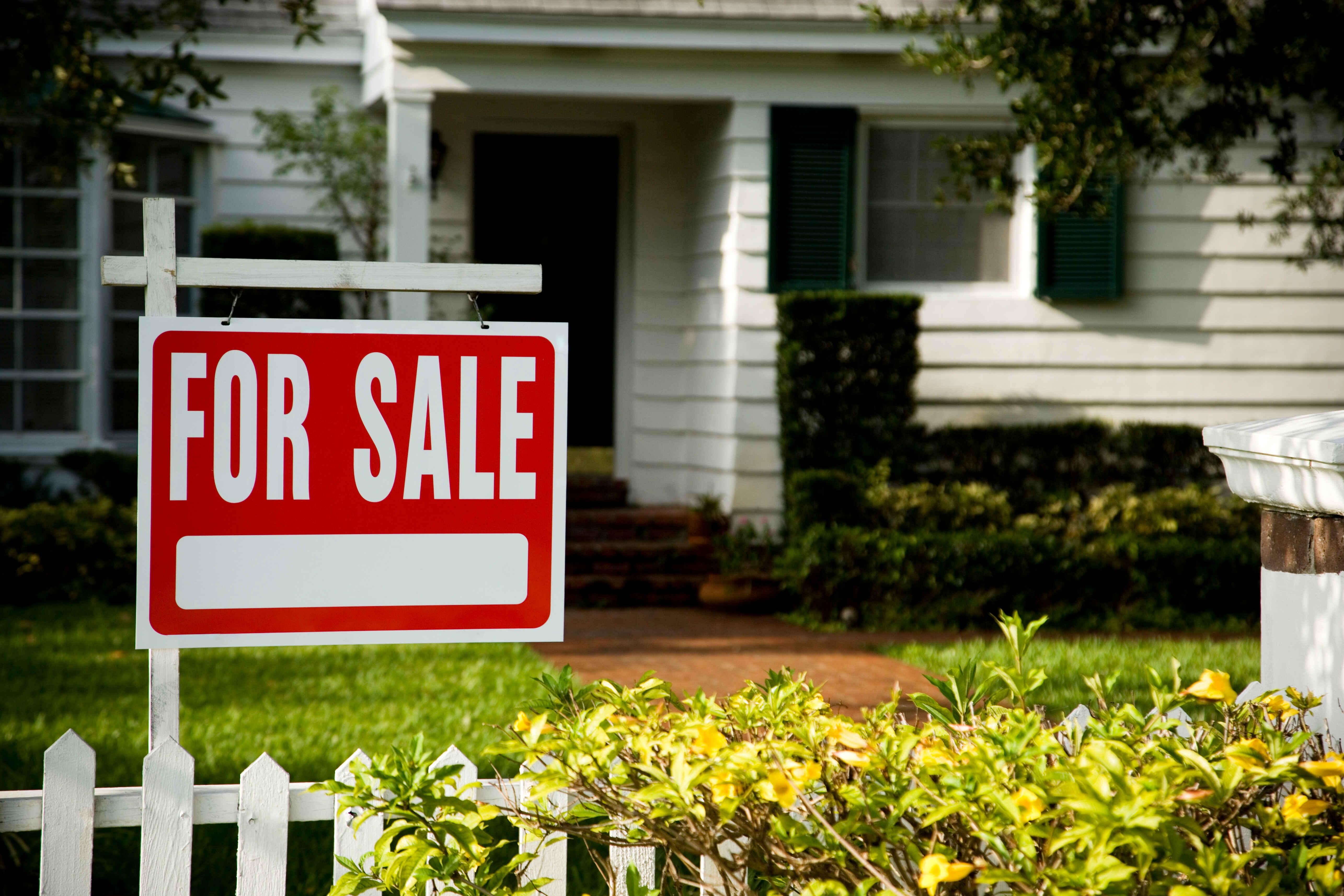 Thinking of Selling This Fall? 5 Things You Should Start Doing in August! Blog Image Banner