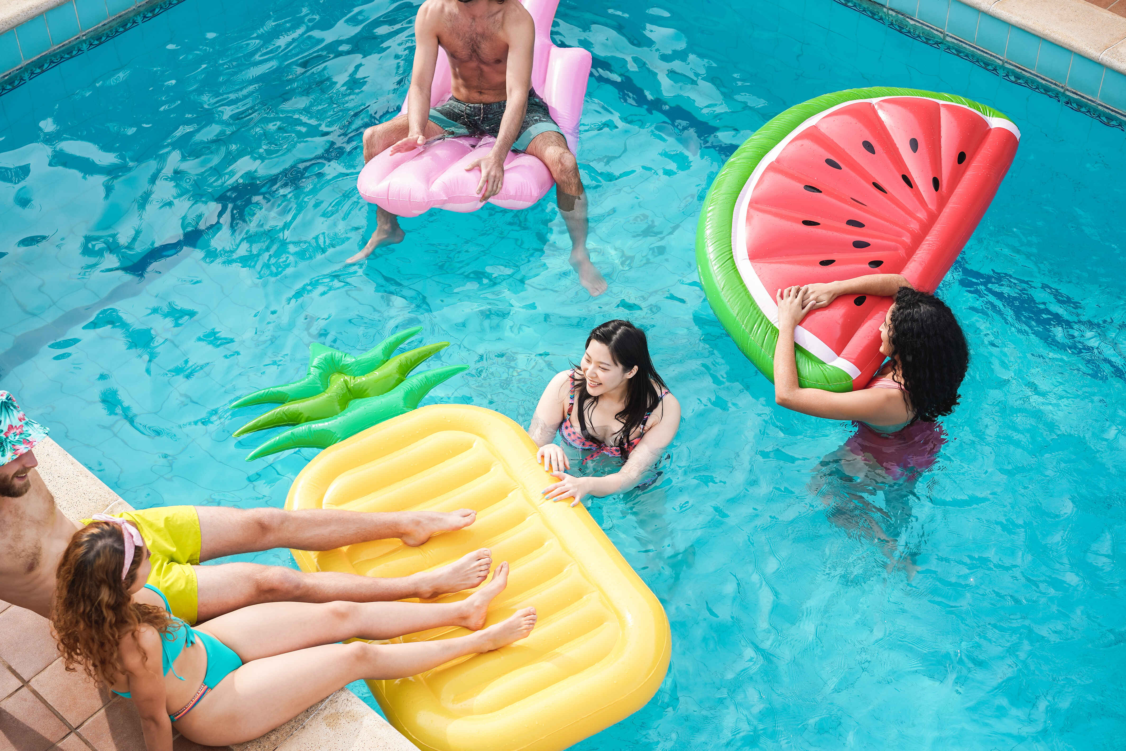 Plan an Unforgettable Graduation Pool Party in Sunny Texas: Tips & Ideas Blog Image Banner