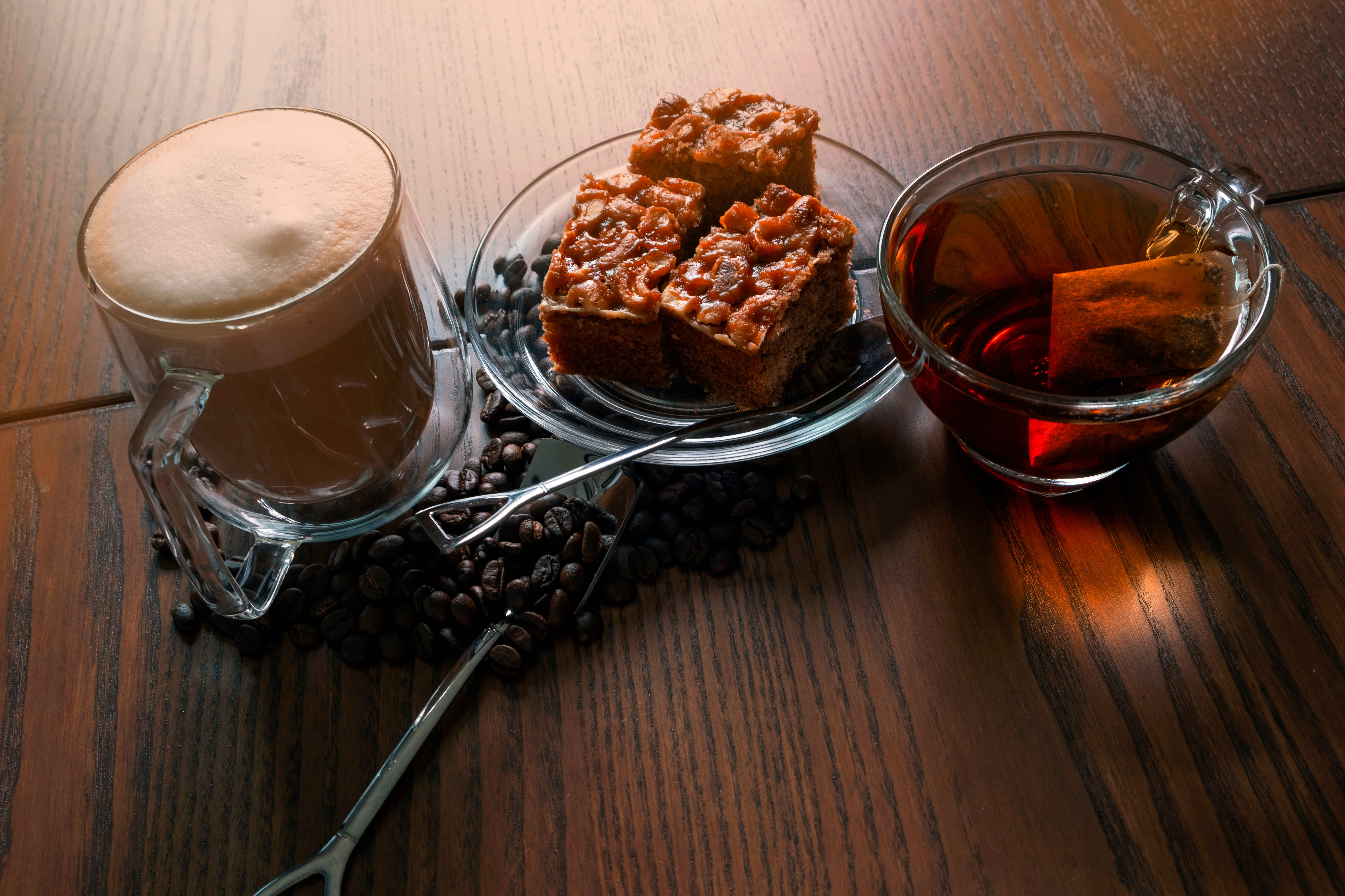 Enhance Your Diet with the Health Benefits of Apples, Tea, and Chocolate Blog Image Banner