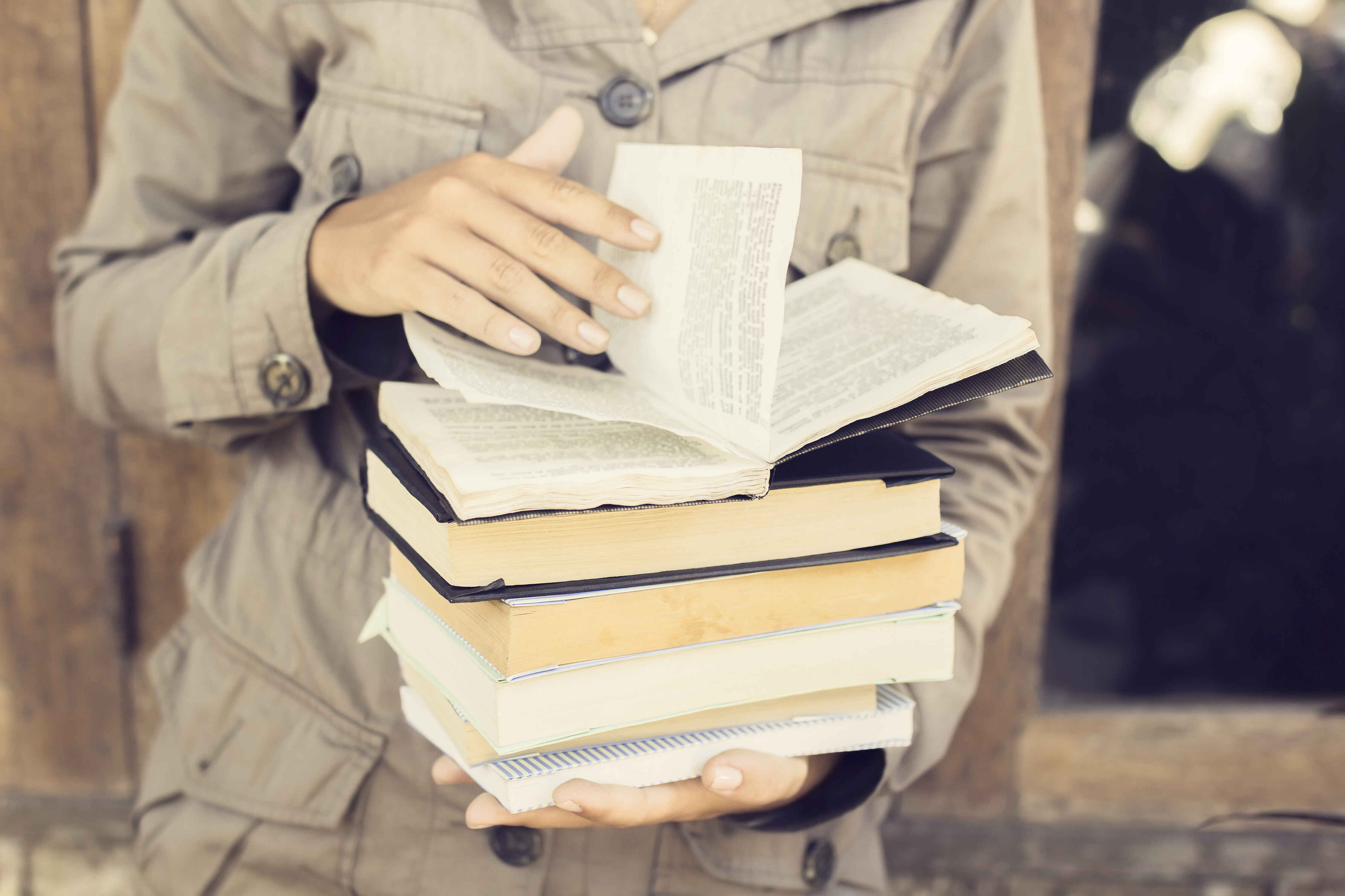 Top 3 Must-Read Books for an Unforgettable Summer Escape Blog Image Banner